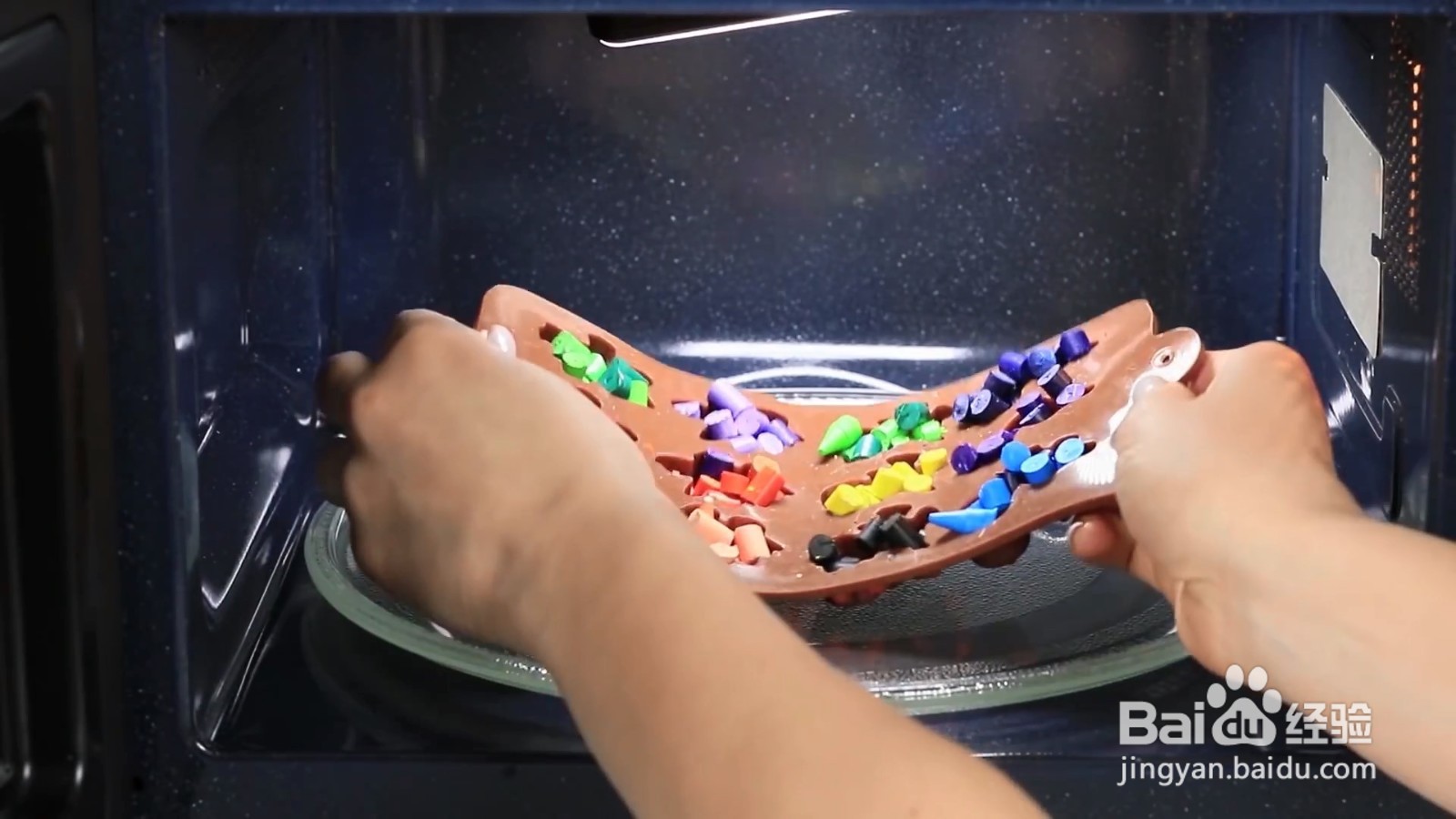 如何用旧蜡笔制作动物模具蜡笔？