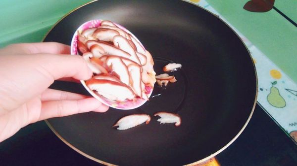鸡肉浇汤便当罐