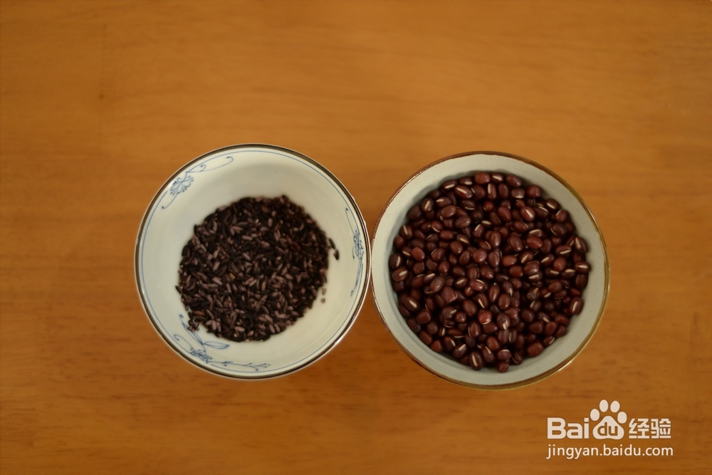 营养美味的紫米红豆粥