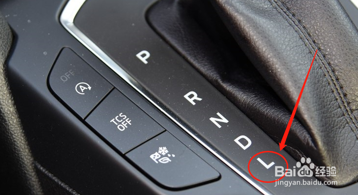 福特福克斯汽车自动挡驾驶方法
