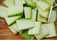 用简单的方法做出超级好吃的菜——蒜蓉西葫芦