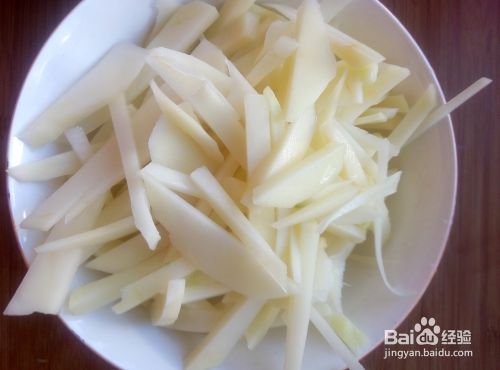 土豆豆角炒萝卜的具体做法