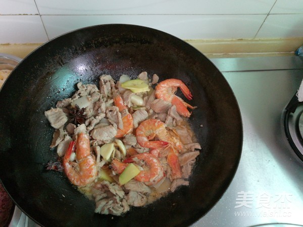 酸菜炖血肠的做法