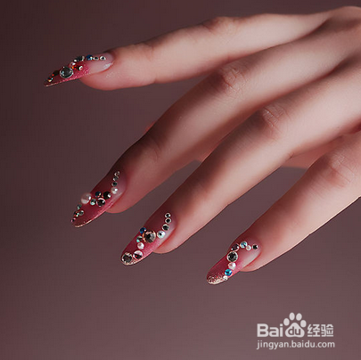 日常生活中如何保养指甲?