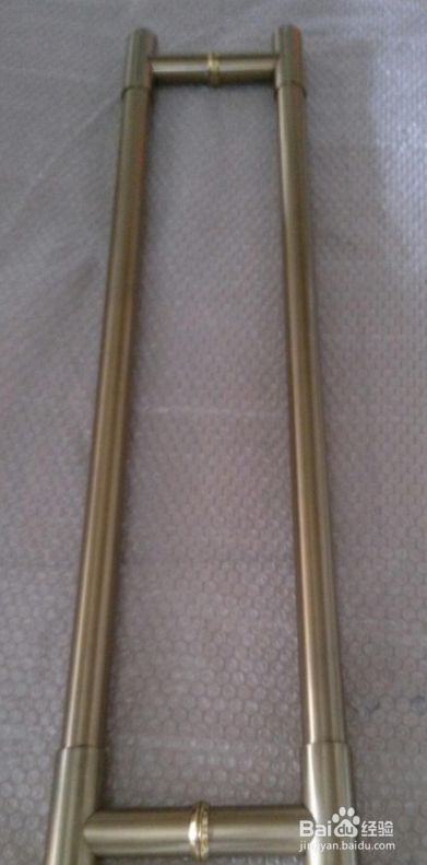 电梯出事，如何自救？