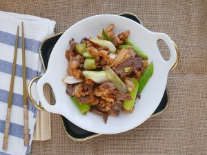 健康养生佳品葱爆羊肉的做法