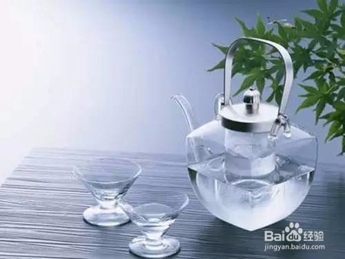 正确喝水排毒减肥 女人多喝水有6大好处