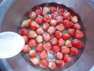 最爱吃的菠萝味草莓酱