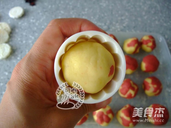 惊艳喜庆的红曲双色绿豆糕