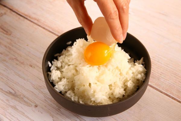 午餐肉时蔬咖喱炒饭