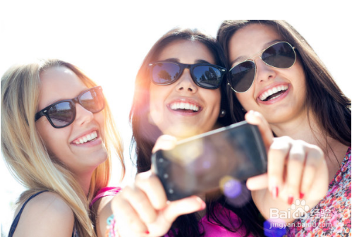 发现自己跟周围的人格格不入怎么办