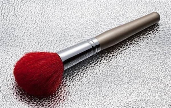 女人选对化妆刷，妆容才能更自然，9招教你搞定
