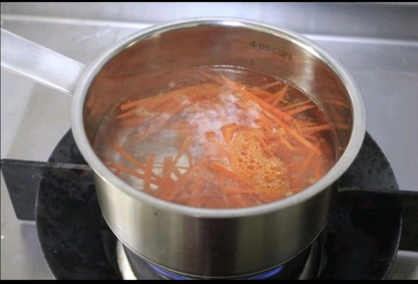 自制食材超丰富的美味凉皮