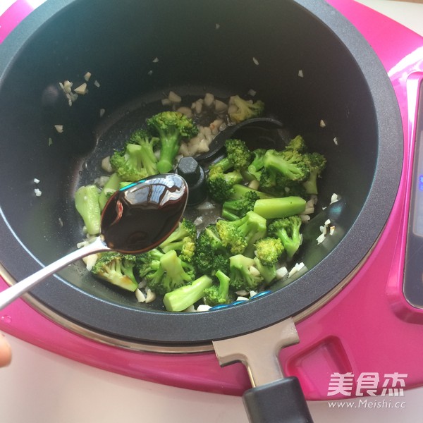 蒜香西兰花的做法