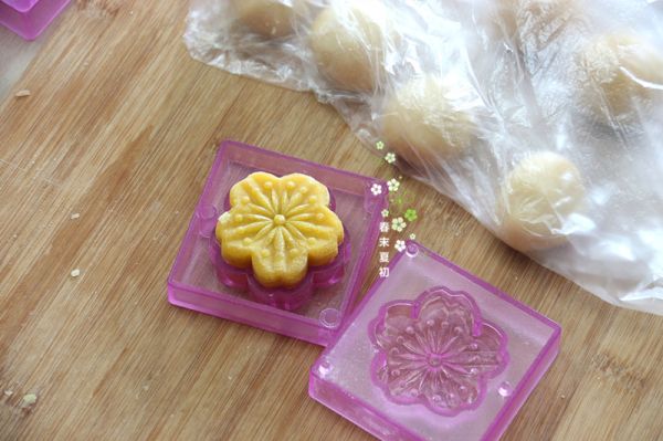 和果子板栗蓉桃山