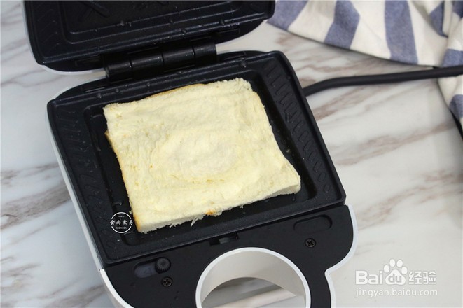 午餐怎么做肉鸡蛋黄瓜三明治