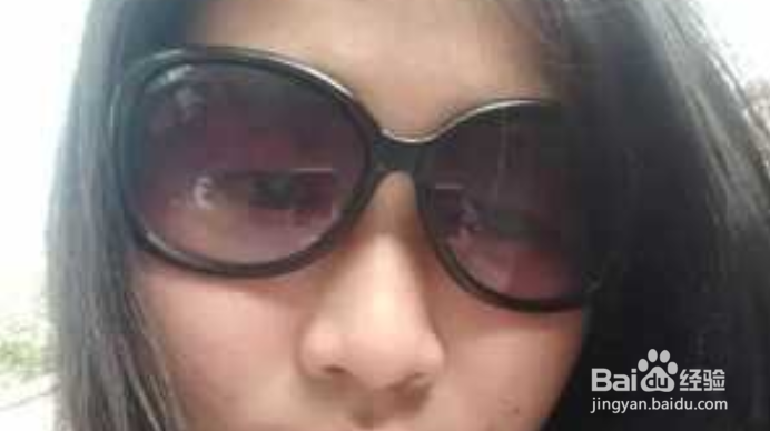 夏季户外戴哪种墨镜比较实用？