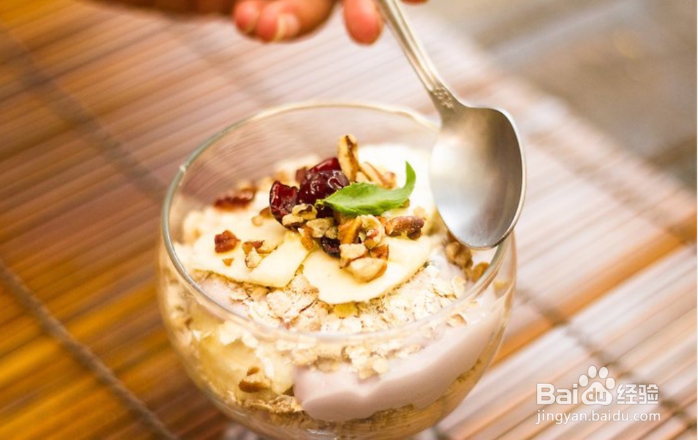 如何制作香蕉酸奶巴菲