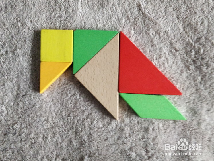 非洲草原上低头的鸟儿用七巧板怎么拼？