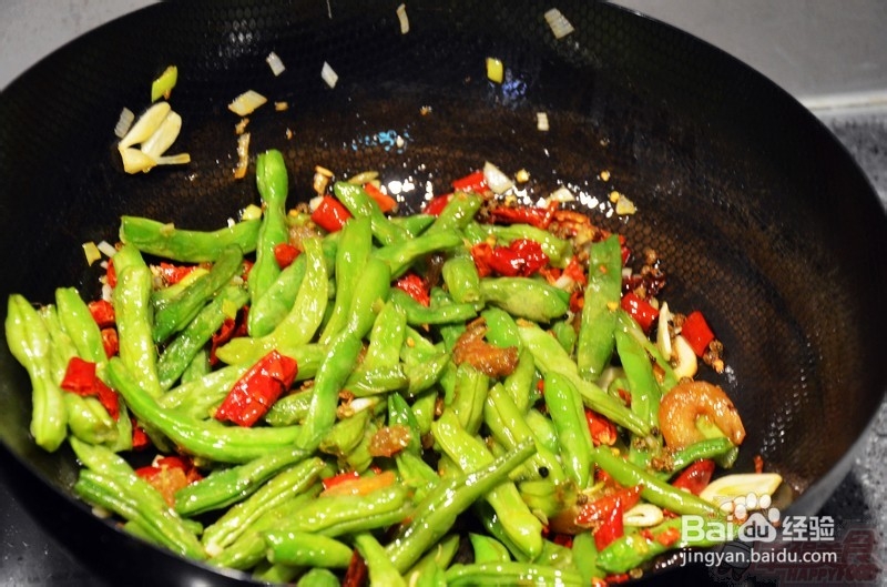 教您怎样去做干香鲜辣的干煸开阳芸豆