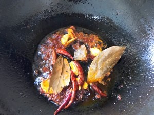 香辣啤酒卤鹌鹑蛋怎么做