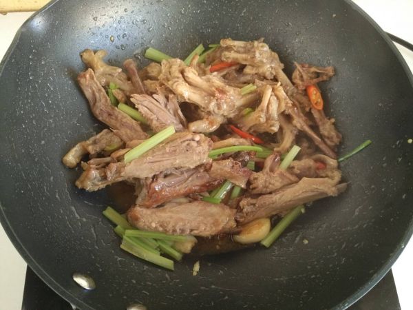 对味酱鸭#食光社干锅鸭#