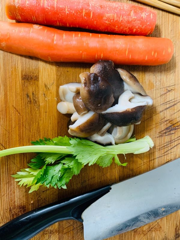 牛肉香菇胡萝卜馄饨