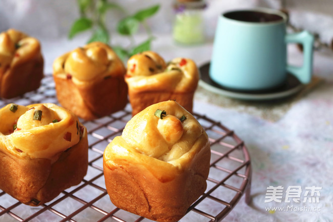 香肠玫瑰花沙拉面包