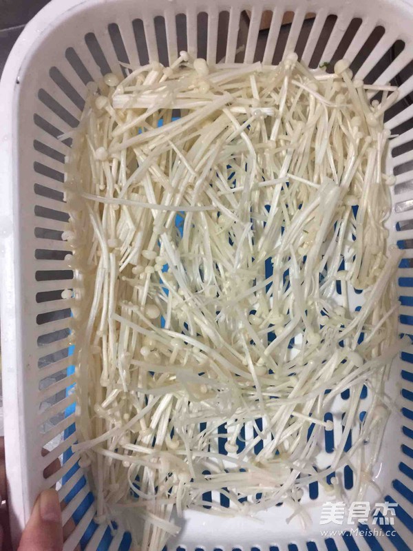 黄油金针菇的做法