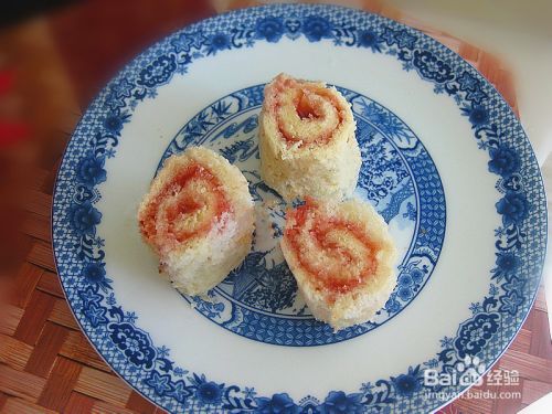 西式早餐——草莓面包卷