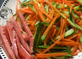 好吃的便当，豆皮包饭。