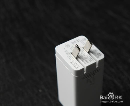支持全快充协议 倍思快充2C1A 65W充电器评测