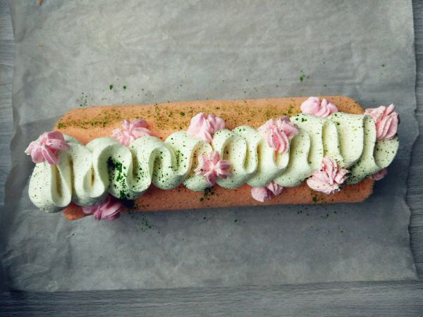 樱花草莓蛋糕卷