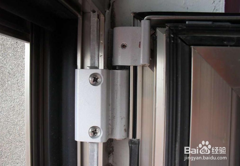 风大窗户晃动响解决方法