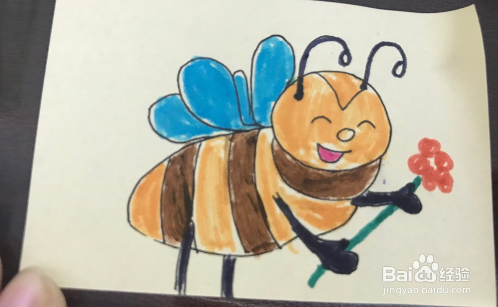 <b>如何绘制一只拿着花的蜜蜂</b>
