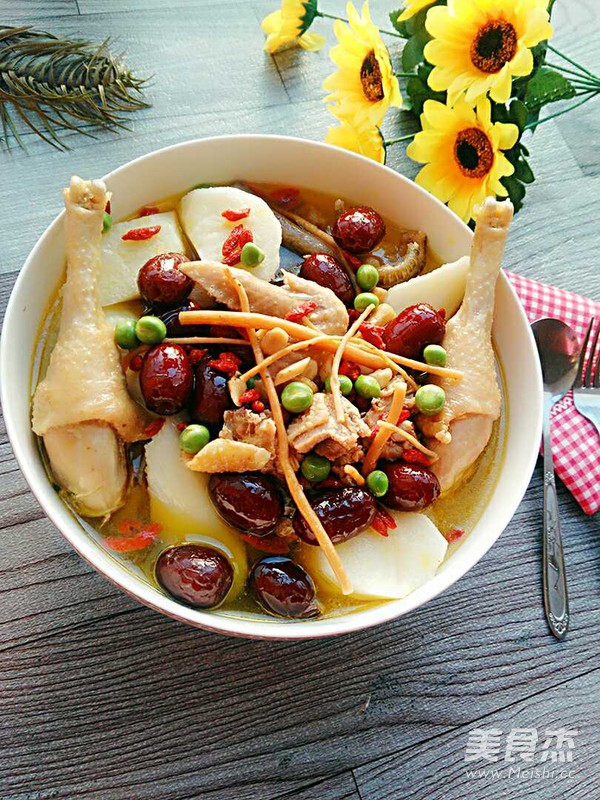 药材炖土鸡汤
