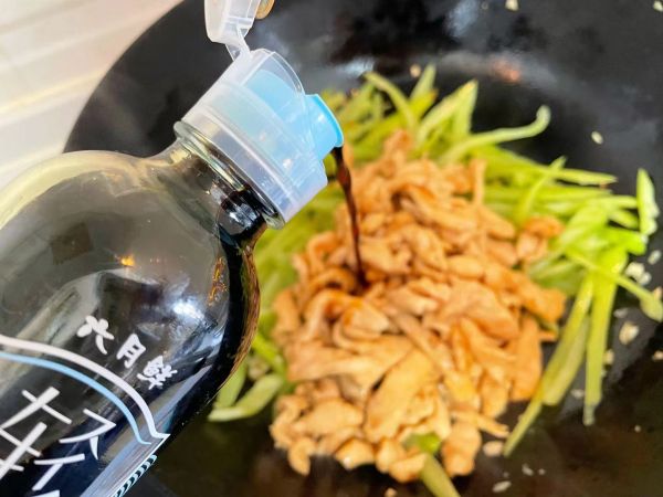 低脂鸡胸肉炒青椒