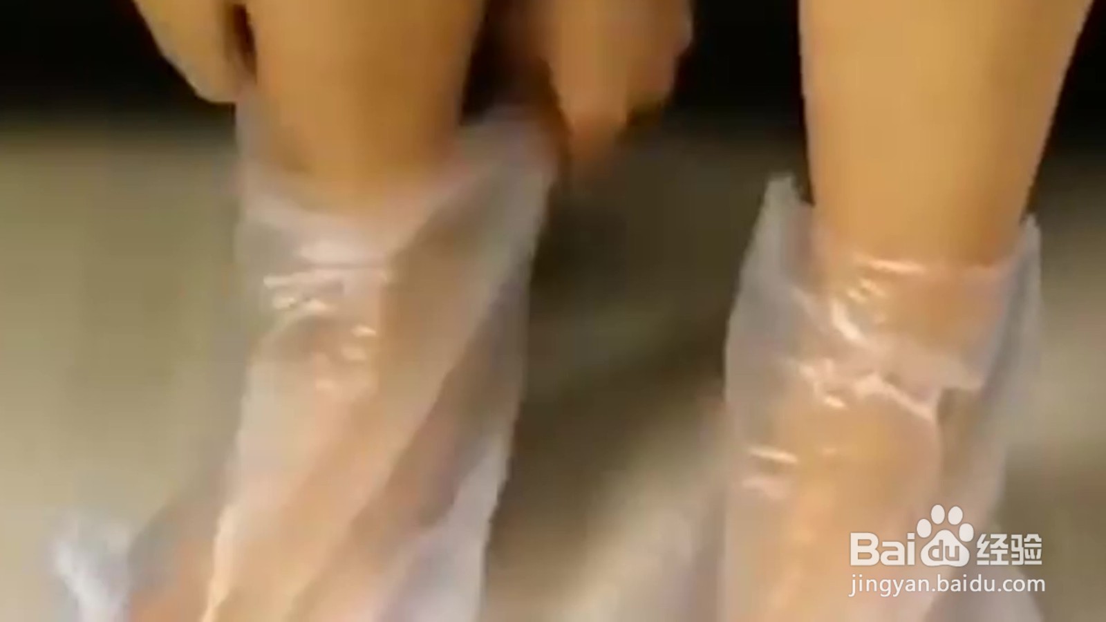 如何方便快捷地穿上紧身裤子