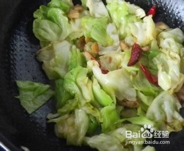 美味可口干锅手撕包菜的家常做法