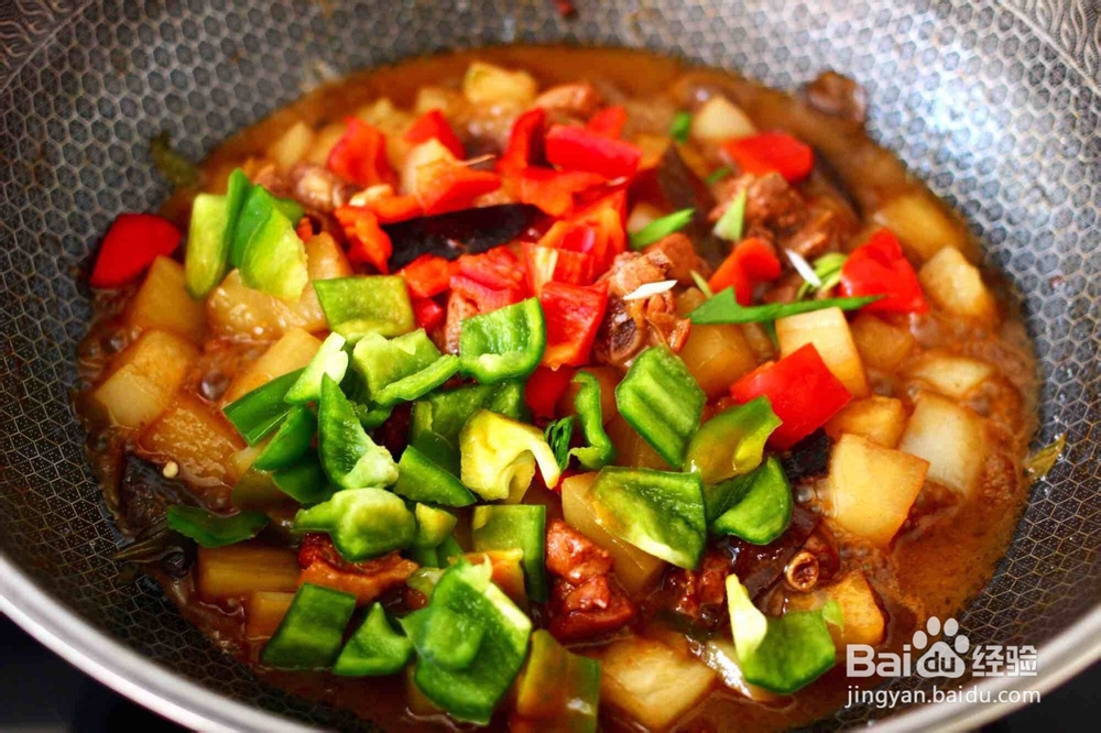 怎么做萝卜双椒啤酒炖鸭