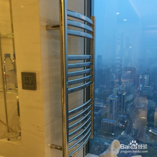 碳纤维电热毛巾架的真假分辨