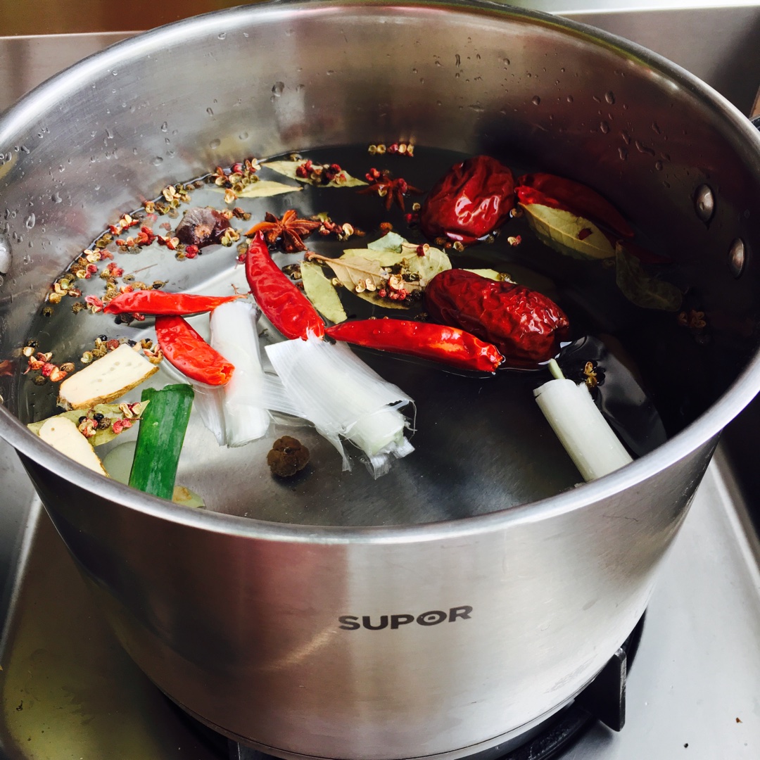 正宗新疆椒麻鸡的做法，妈妈们学会了吗？