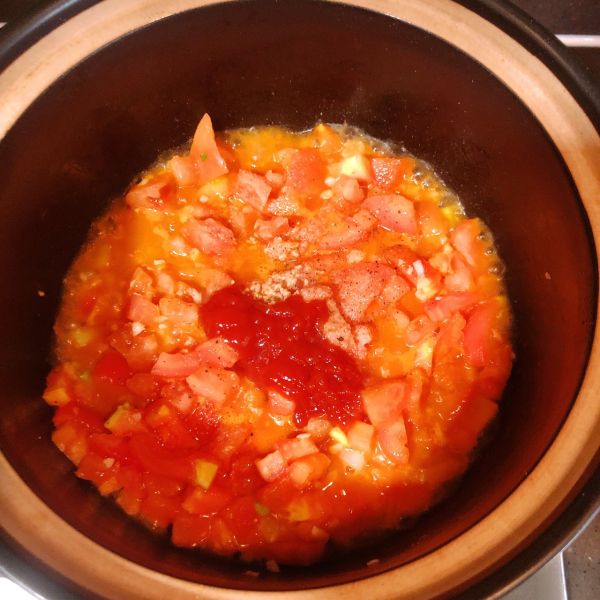 茄汁巴沙鱼拌面