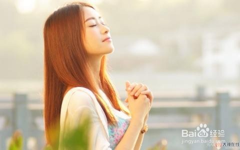 一个女生喜欢你有什么表现