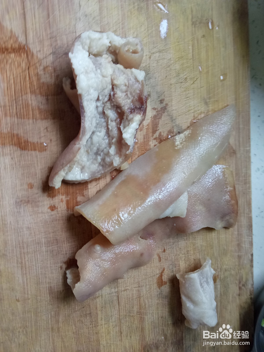 砂锅猪皮炖土豆