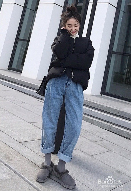 灰色裤袜配什么衣服