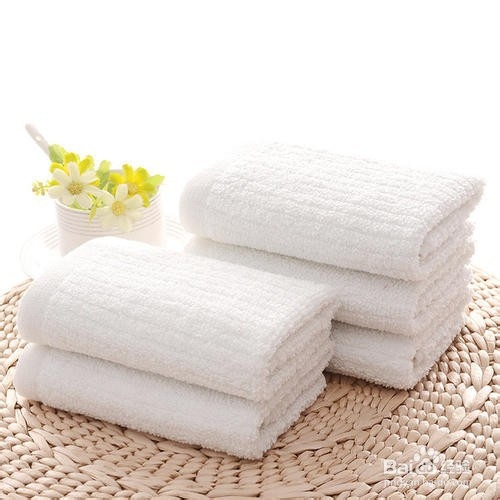 皮肤表面的老旧角质堆积的原因是什么呢?