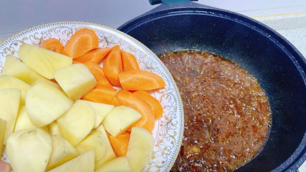 番茄土豆炖牛腩