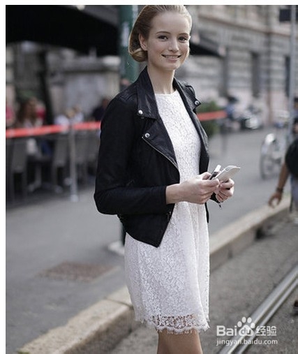 秋冬季节蕾丝裙的穿搭技巧