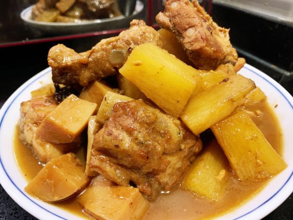 杏鲍菇山药烧排骨